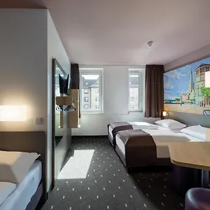 - Mitte ** Düsseldorf